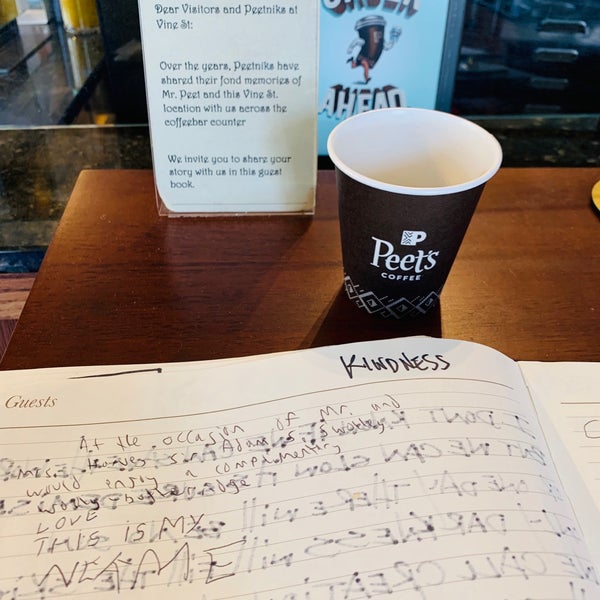 Foto diambil di Peet&#39;s Coffee &amp; Tea oleh Fermin R. pada 6/27/2019