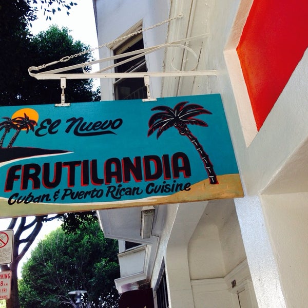 รูปภาพถ่ายที่ El Nuevo Frutilandia โดย Fermin R. เมื่อ 1/17/2014