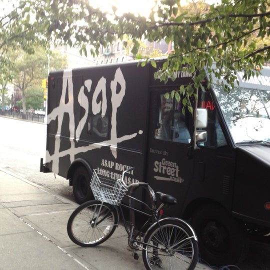 @chaceinfinite: @asvpxrocky will be at the @ASAPARMYTANK in 10 minutes 152 Allen St. @prohibitnyc . come down and get your exclusive loNgLiVeASAP tour merch