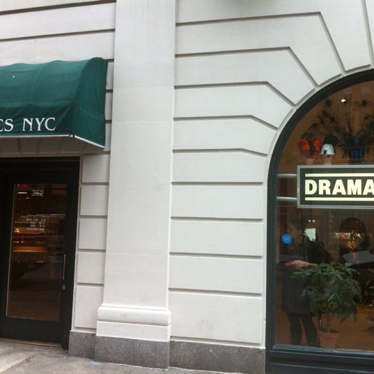 Dramatics NYC 57th Street - Salon / Barbershop in New York