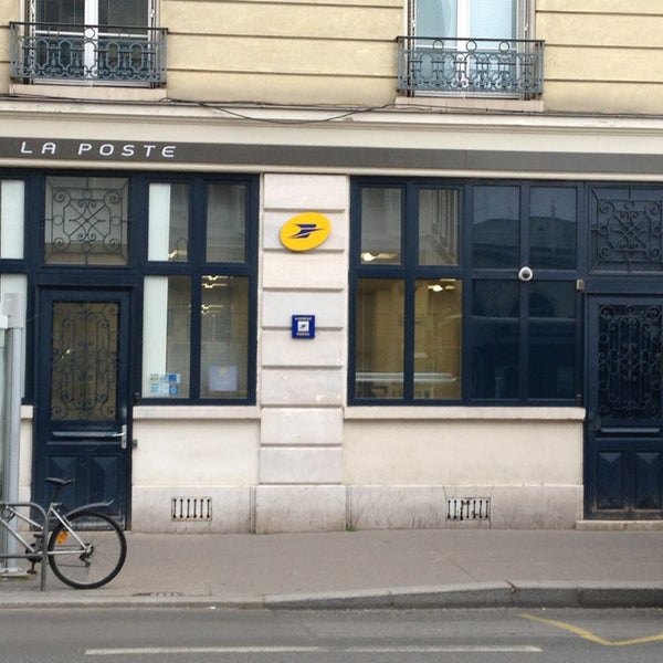 La Poste Bureau De Poste A Notre Dame
