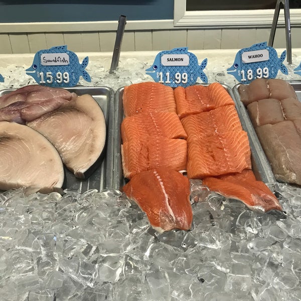 Снимок сделан в Dockside N&#39; Duck Seafood Market пользователем Sandy O. 8/31/2018