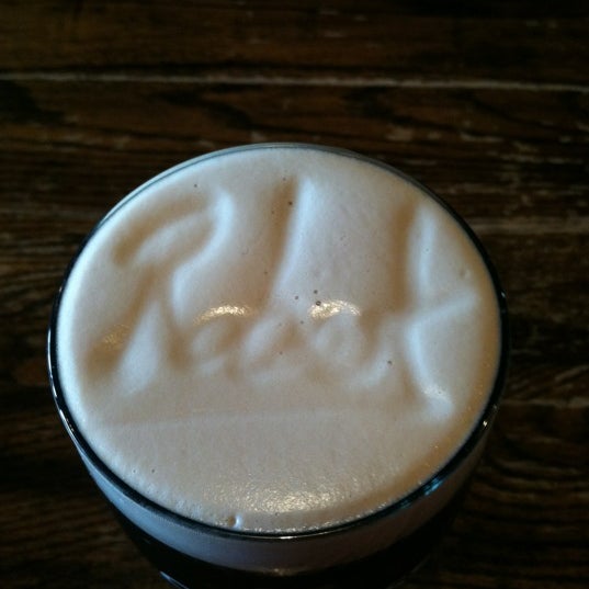 Снимок сделан в O&#39;Sullivan&#39;s Irish Pub &amp; Restaurant пользователем Robert S. 12/16/2012