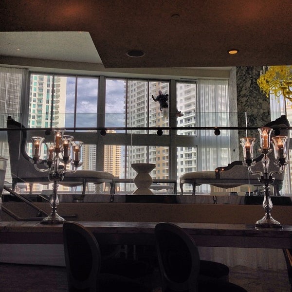 1/17/2014 tarihinde Peter O.ziyaretçi tarafından The Spa at Viceroy Miami'de çekilen fotoğraf