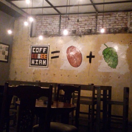 Foto tirada no(a) Coffeebeerian por Trinity em 4/11/2015
