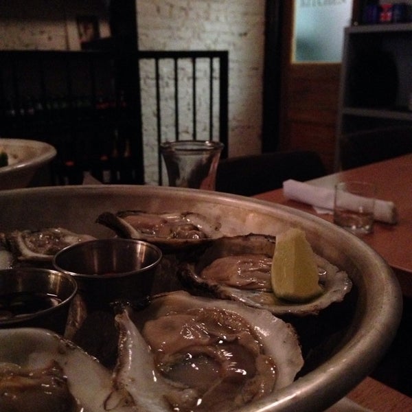 Снимок сделан в Docklands Restaurant &amp; Bar пользователем Rebecca P. 4/18/2014