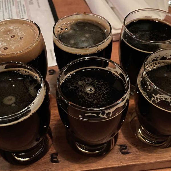 Photo prise au Deschutes Brewery Bend Public House par Gerald H. le11/19/2022