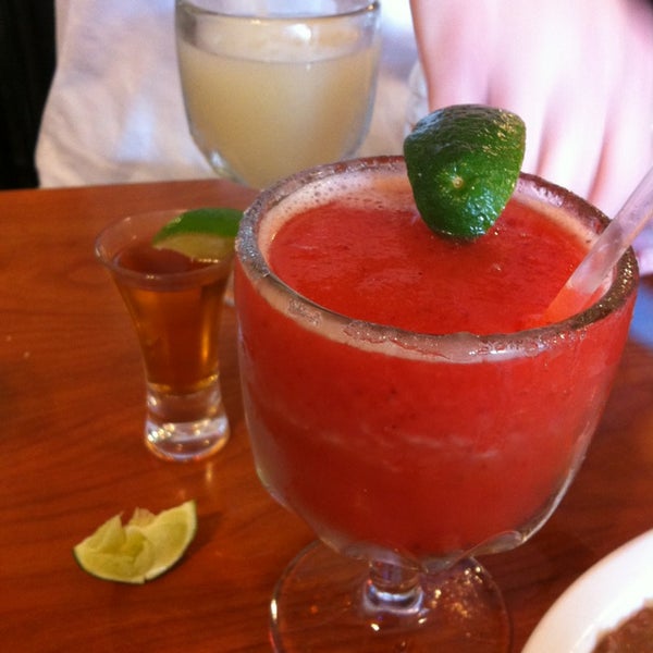 รูปภาพถ่ายที่ Camino Real Mexican Restaurant โดย Lalena K. เมื่อ 4/12/2013