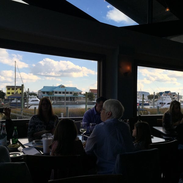 11/27/2014 tarihinde Kristin W.ziyaretçi tarafından The Bridge Tender Restaurant'de çekilen fotoğraf