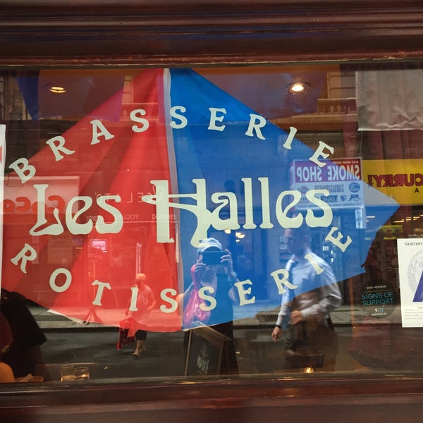 รูปภาพถ่ายที่ Les Halles โดย Kristin W. เมื่อ 7/14/2015