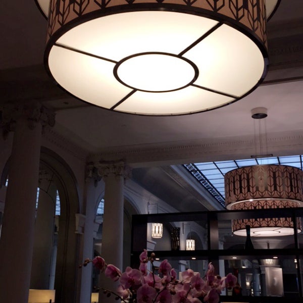 Das Foto wurde bei Paris Marriott Opera Ambassador Hotel von Fawaz am 7/13/2019 aufgenommen