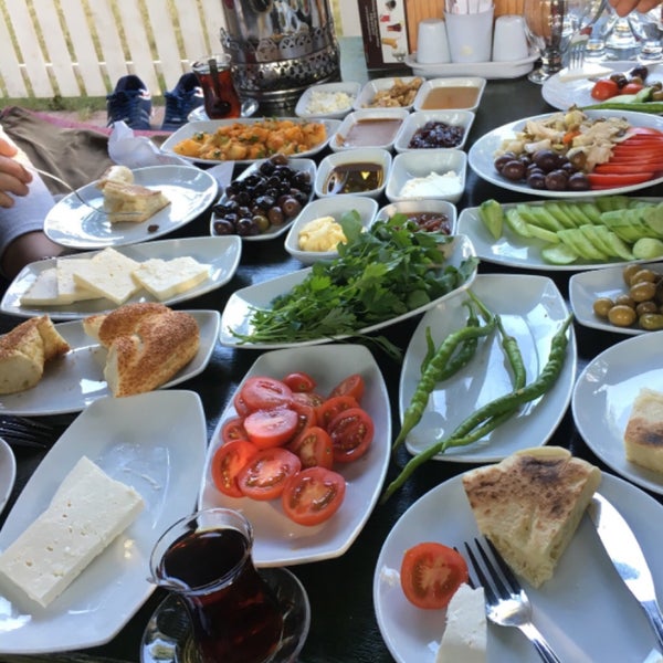 Photo taken at Önallar Köy Sofrası by Hayrullah A. on 9/13/2018