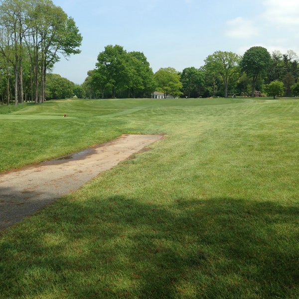 Huntington Crescent Club 15 Washington Dr