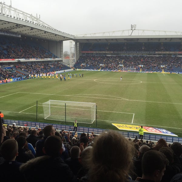 Das Foto wurde bei Ewood Park von Andy H. am 3/12/2016 aufgenommen