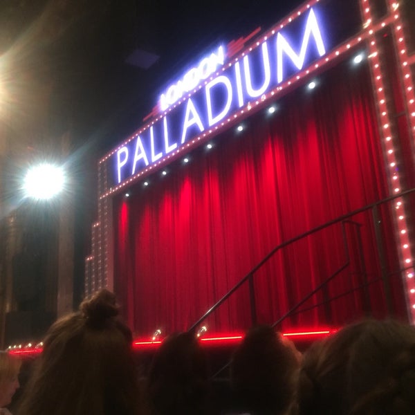 Снимок сделан в The London Palladium пользователем Andy H. 5/8/2017