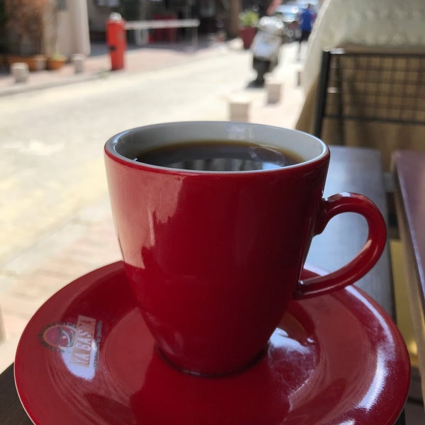 10/9/2017 tarihinde Mrtengzk A.ziyaretçi tarafından Coffee Ya Basta'de çekilen fotoğraf