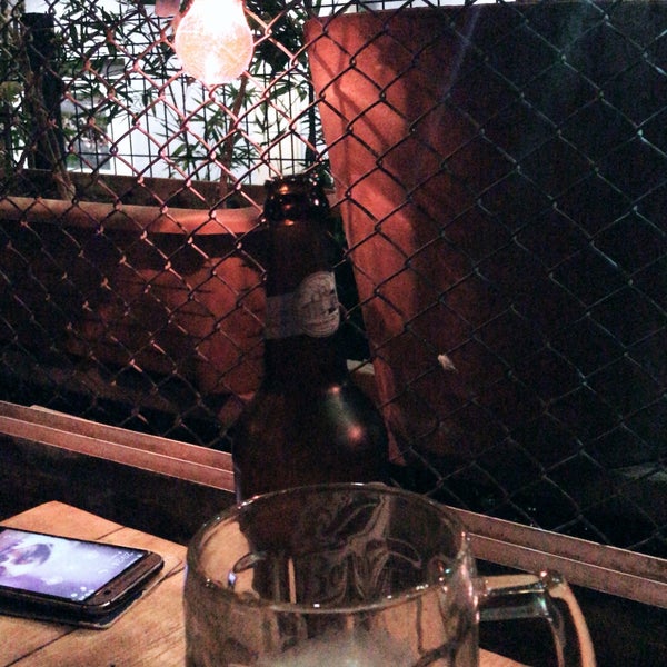 9/26/2019에 Yağmur A.님이 Sardunya Cafe &amp; Bar에서 찍은 사진