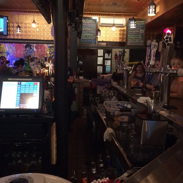 Foto tirada no(a) The Biltmore Bar &amp; Grille por Myke R. em 9/4/2015