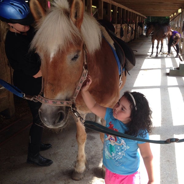 Foto diambil di Rock Creek Horse Center oleh eddie b. pada 8/2/2014