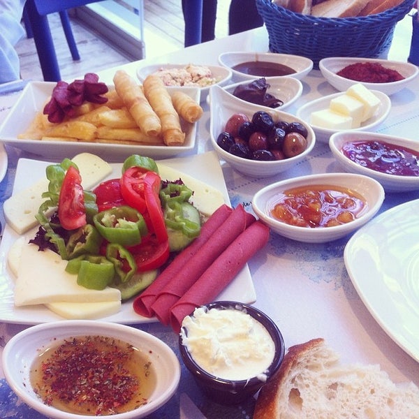 4/19/2014にNaim S.がMavi Kahvaltı &amp; Cafeで撮った写真