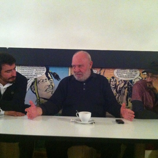 รูปภาพถ่ายที่ Seksek Cafe&amp;Bar โดย Naim S. เมื่อ 12/11/2012