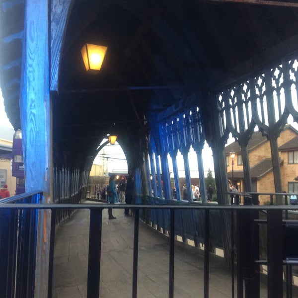 Foto tirada no(a) Hogwarts Bridge por Ian M. em 12/9/2014