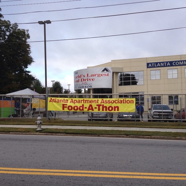 Foto scattata a Atlanta Community Food Bank da Edward B. il 10/18/2013