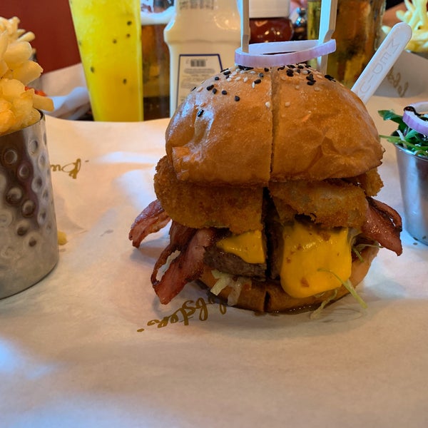 Das Foto wurde bei Burger &amp; Lobster von Romanmikhailovich77 am 1/5/2020 aufgenommen