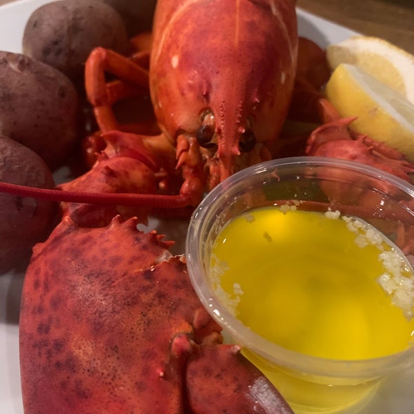 PJ Lobster House Seafood Restaurant in Port Jefferson