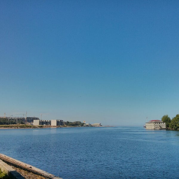 Стрелка елагина острова