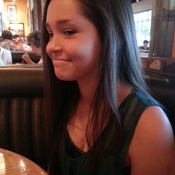 Photo taken at BJ&#39;s Restaurant &amp; Brewhouse by Michelle P. on 7/18/2013
