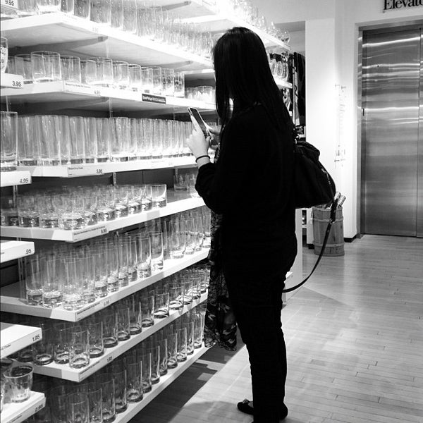 Crate & Barrel Furniture / Home Stores in Lyndhurst