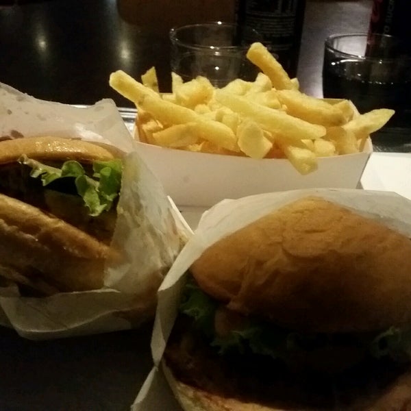 I tried the B&M and loved it!! For 25 euro my wife and I ate there with a portion of fries :D