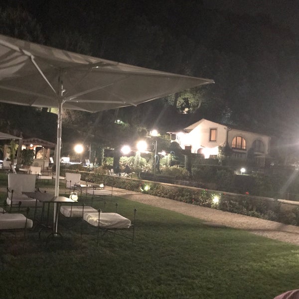 Foto diambil di Belmond Villa San Michele oleh Charlene Moore H. pada 9/30/2018