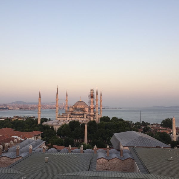 Das Foto wurde bei Hotel Arcadia Blue Istanbul von hasan y. am 6/25/2016 aufgenommen