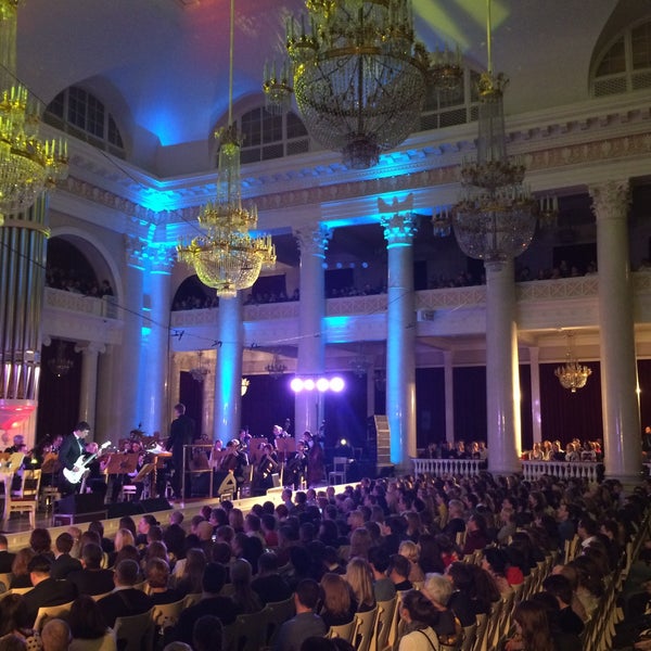 Foto tirada no(a) Grand Hall of St Petersburg Philharmonia por Lido em 2/13/2015