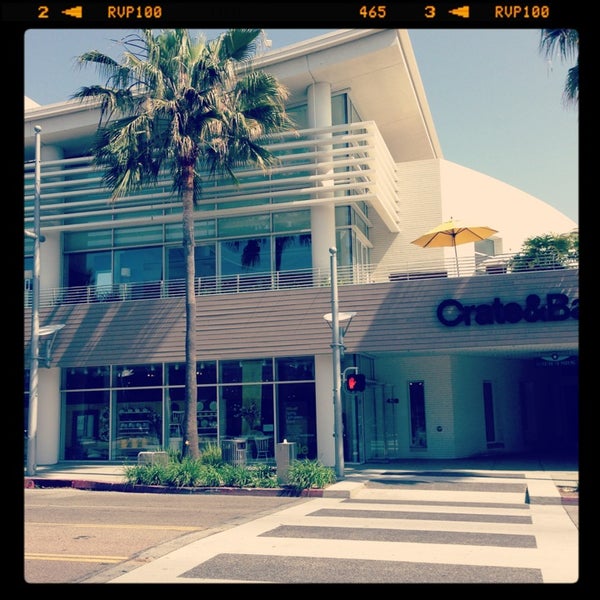 Photo taken at Crate &amp; Barrel by Roland B. on 5/24/2013
