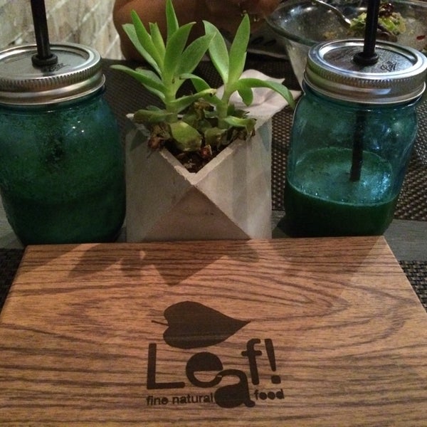 Foto tirada no(a) Leaf! Organic Restaurant, Winery &amp; Shop por Jessica G. em 9/7/2014