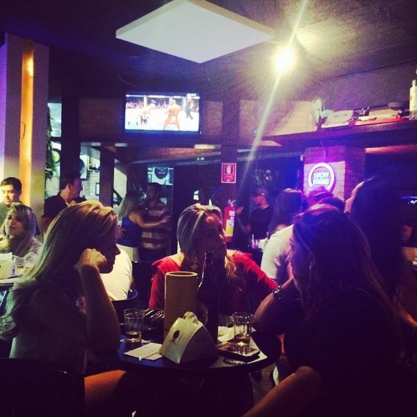 4/28/2014 tarihinde Fernando G.ziyaretçi tarafından Esquina Jatobá Bar e Cozinha'de çekilen fotoğraf