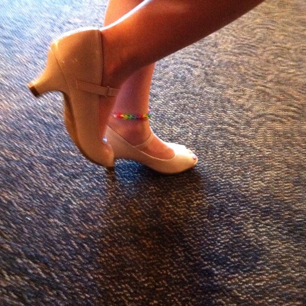 payless shoes heartland