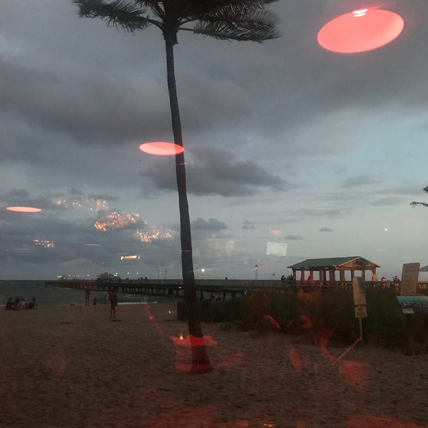 Foto tomada en Aruba Beach Cafe  por Lauren K. el 10/13/2019