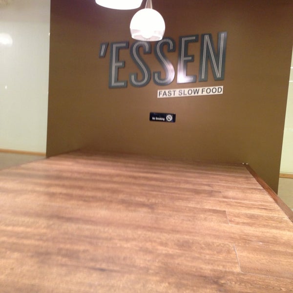 รูปภาพถ่ายที่ Essen Fast Slow Food โดย Juno J. เมื่อ 1/17/2013