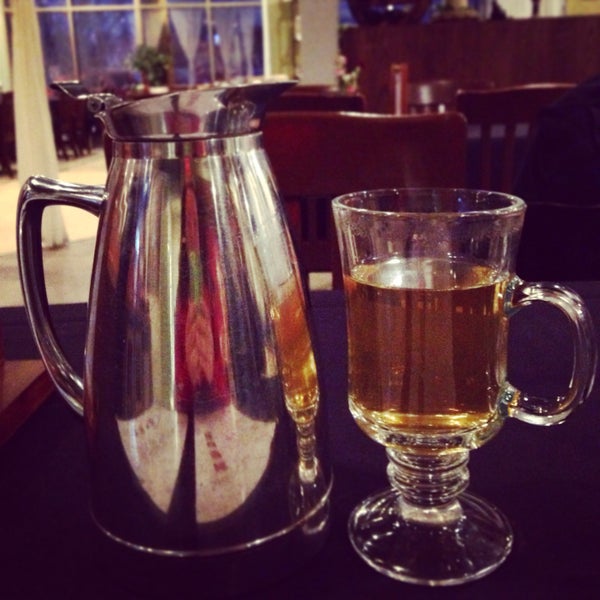 1/6/2015 tarihinde Laura v.ziyaretçi tarafından Verdant Tea Tasting Room &amp; Tea Bar'de çekilen fotoğraf