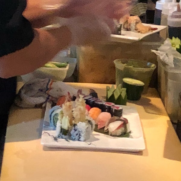 Photo taken at Shinto Japanese Steakhouse &amp; Sushi Bar by Erin M. on 6/3/2018