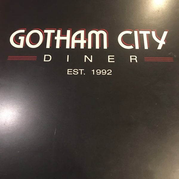 รูปภาพถ่ายที่ Gotham City Diner โดย Andrew L. เมื่อ 9/17/2018