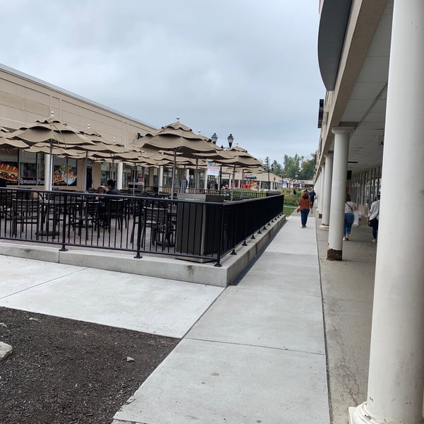 Crossings premium outlets hours for thanksgiving