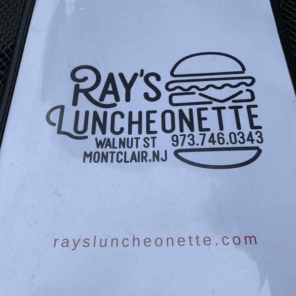 Снимок сделан в Ray&#39;s Luncheonette пользователем Andrew L. 6/12/2021
