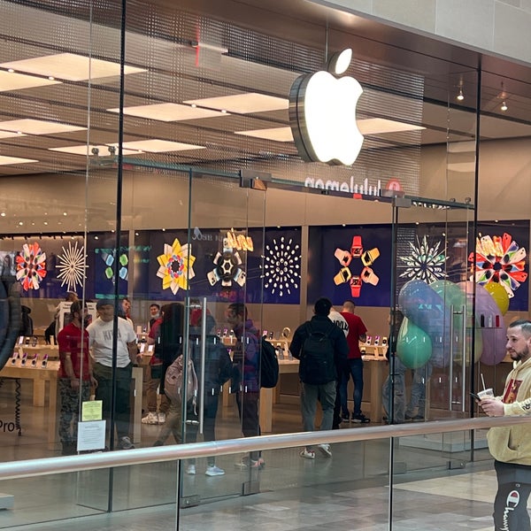 Garden State Plaza - Apple Store - Apple