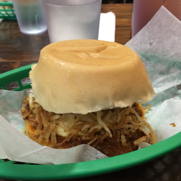 Foto diambil di El Mago de las Fritas oleh Jason W. pada 6/25/2016