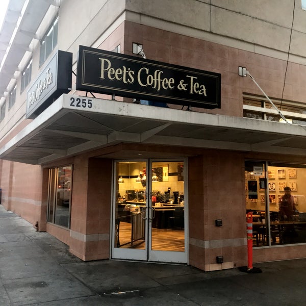 Photo prise au Peet&#39;s Coffee &amp; Tea par Sean R. le11/8/2019